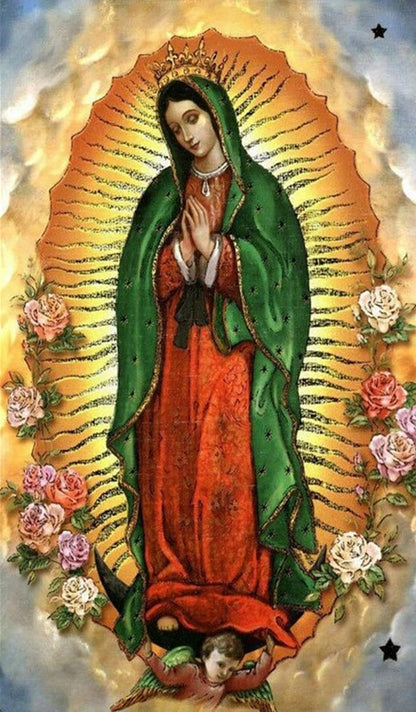Virgen de Guadalupe Patrona de Las Americas Rosario artesanal de cristal de cuarzo ahumado con crucifijo bañado en plata y centro con imagen a color – crucifijos por Padre Nuestros y postal de rezo EN ESPANOL