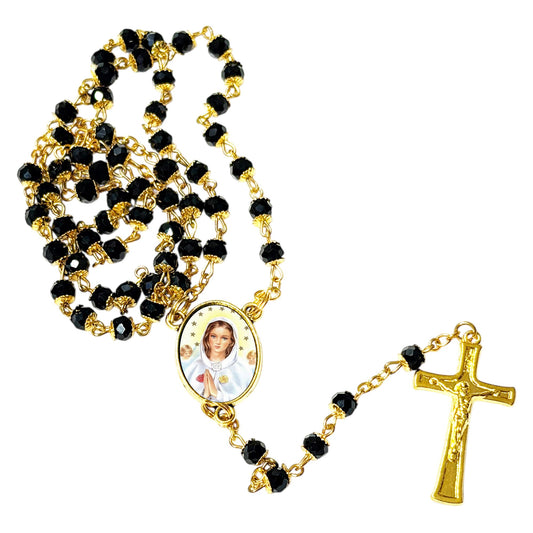 Maria Rosa Mistica Pureza Amor y Humildad Rosario Artesanal con cuentas de cuarzo negro azabache con coronita crucifijo y detalles enchapados en oro centro cabochon con imagen a color y postal de rezo