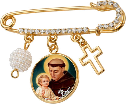 San Antonio Patrono de los Objetos Perdidos y del Amor Broche Imperdible Dorado con Medalla de Santo Cruz Dijes de Perla y Detalles de Cristal Pin Religioso Inspirador de Fe