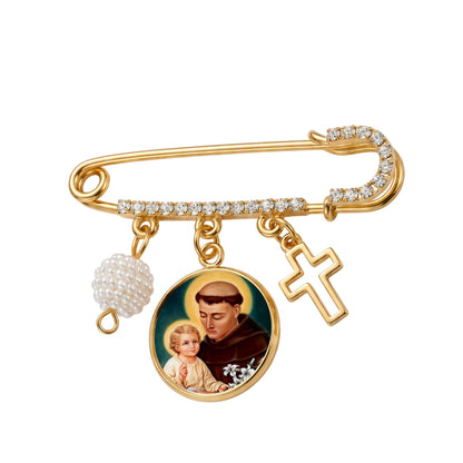 San Antonio Patrono de los Objetos Perdidos y del Amor Broche Imperdible Dorado con Medalla de Santo Cruz Dijes de Perla y Detalles de Cristal Pin Religioso Inspirador de Fe