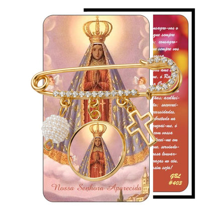 Nossa Senhora Aparecida Gold-Tone Saint Medal Safety Pin Brooch with Cross Charm, Pearl Accent & Crystal Details – Religious Faith Pin for Baptism, Christening, First Communion, Everyday Wear